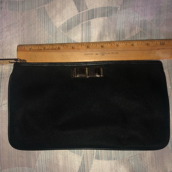 Burberry clutch - Picture 3 of 5
